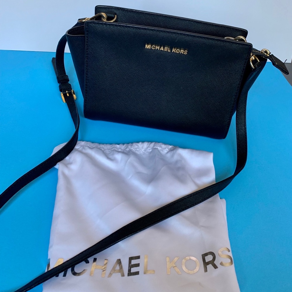 Michael Kors Selma Medium  Crossbody Purse